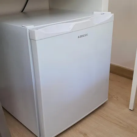 Bedroom With Private Bathroom In The Center, Next To The Subway * Porto