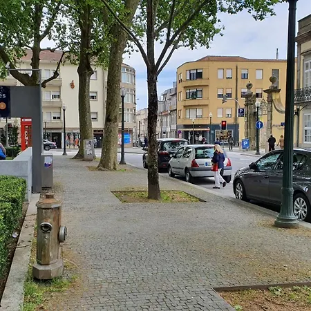 Bedroom With Private Bathroom In The Center, Next To The Subway *