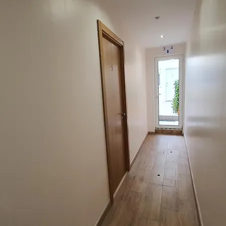 Bedroom With Private Bathroom In The Center, Next To The Subway Séjour chez l'habitant