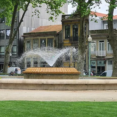 Bedroom With Private Bathroom In The Center, Next To The Subway Séjour chez l'habitant *