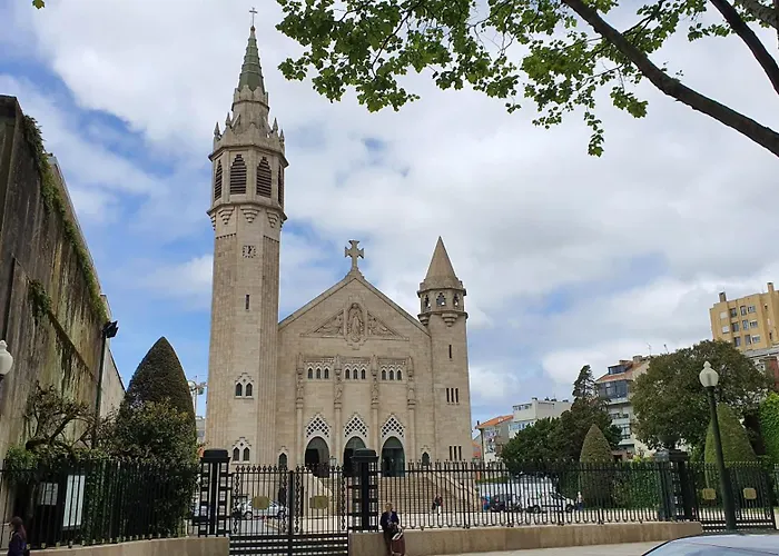 Homestay Bedroom With Private Bathroom In The Center, Next To The Subway Porto