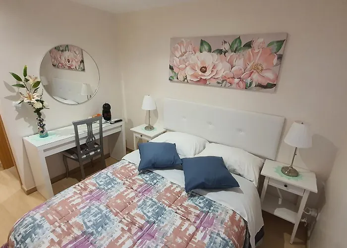 Bedroom With Private Bathroom In The Center, Next To The Subway Kwatera prywatna Porto